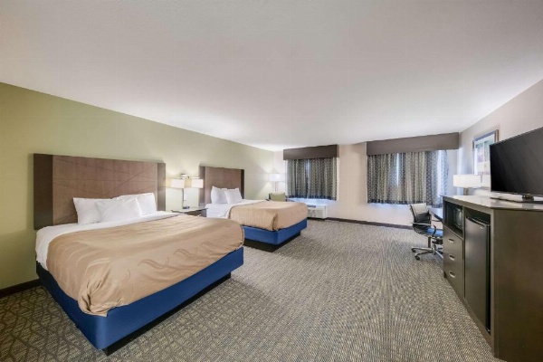 Quality Inn & Suites image 26