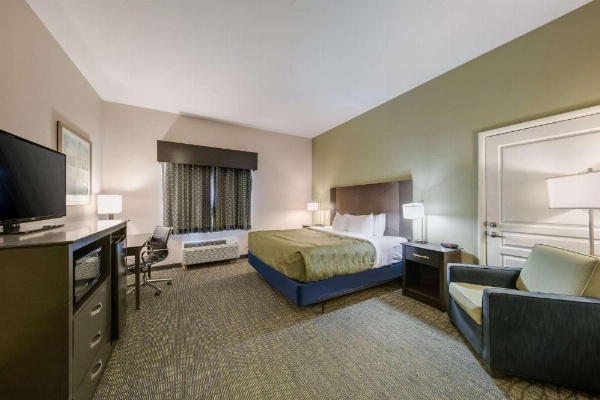 Quality Inn & Suites image 30